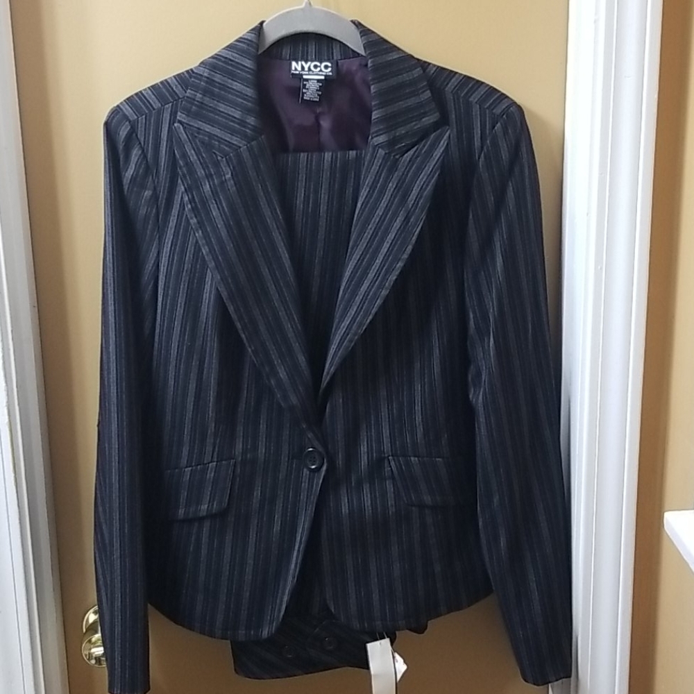Pant suit